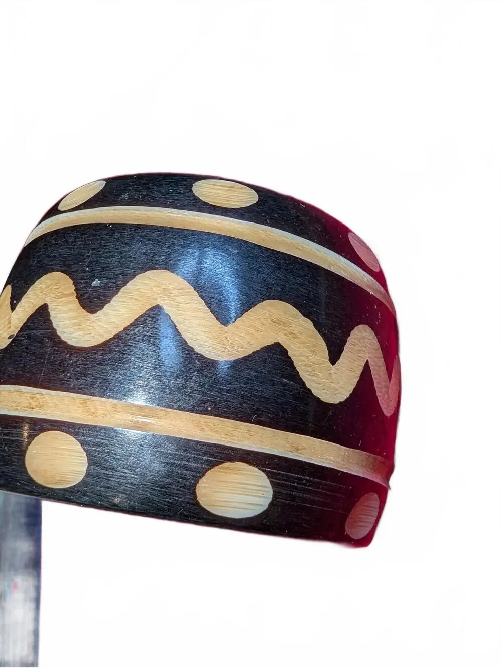 Handcrafted 1980s Bangle Bracelet with Decorative Pattern